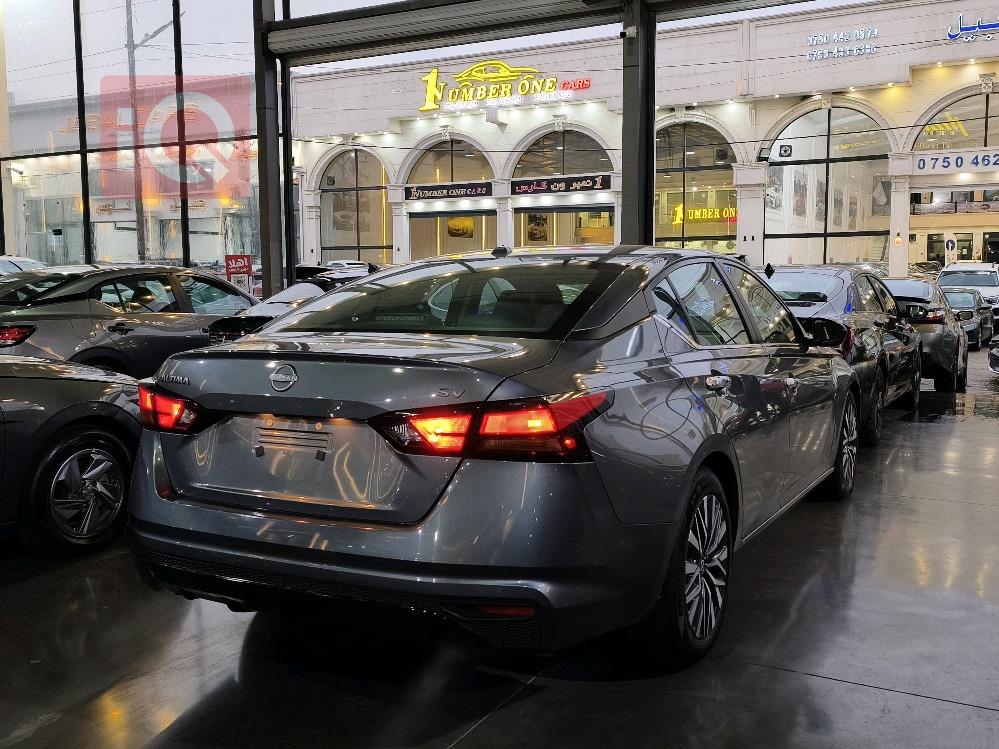 نيسان ألتيما